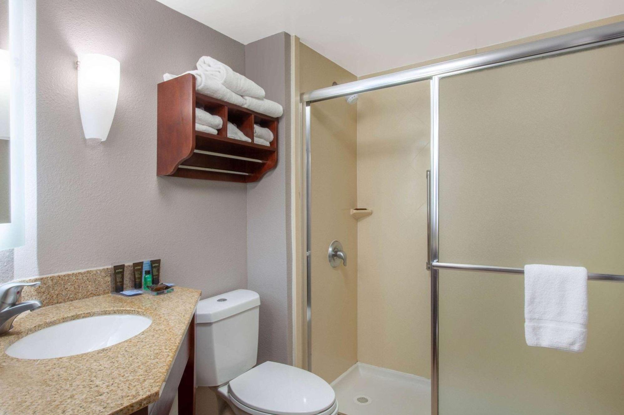 Wingate By Wyndham Charleston Coliseum Otel North Charleston Dış mekan fotoğraf