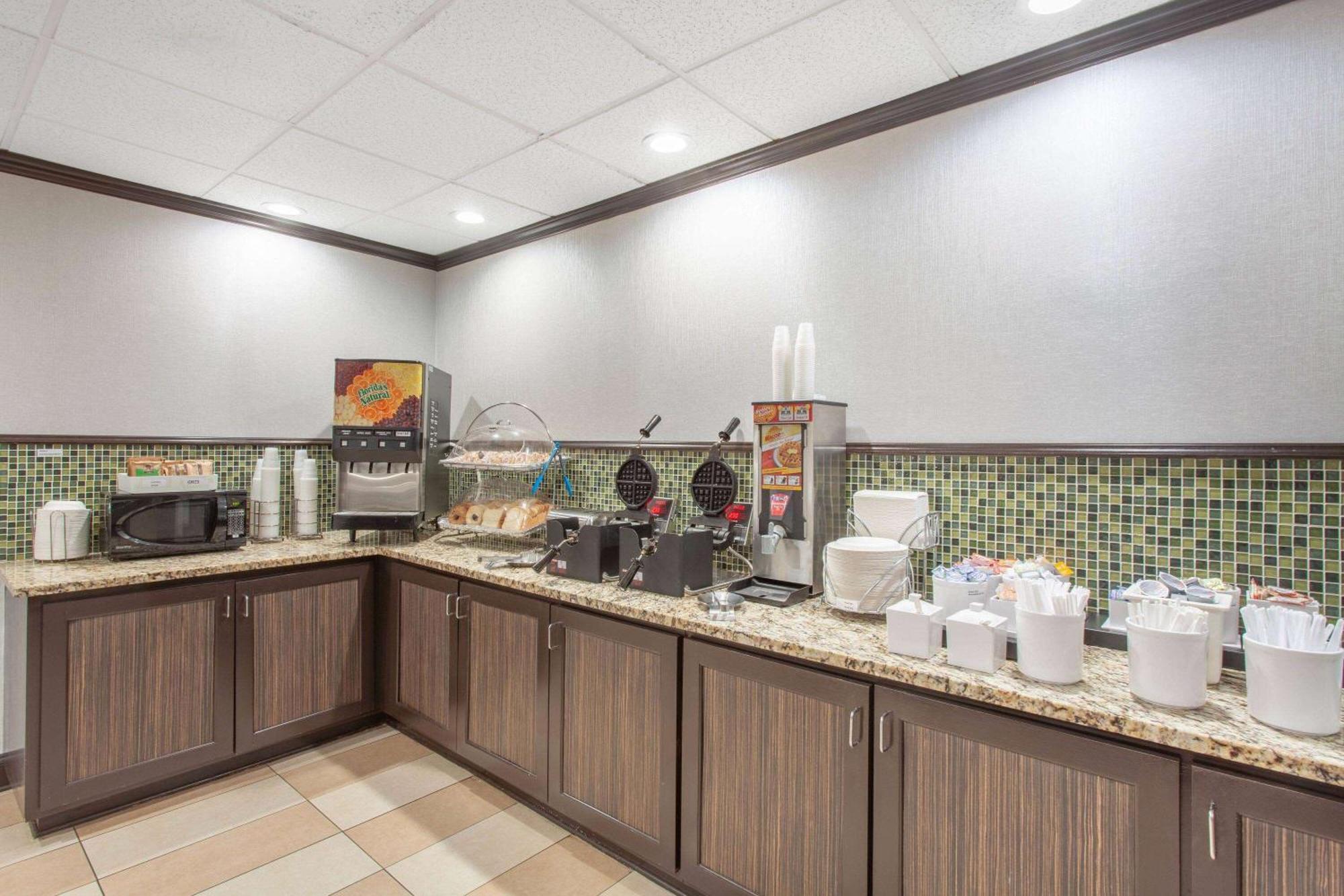 Wingate By Wyndham Charleston Coliseum Otel North Charleston Dış mekan fotoğraf