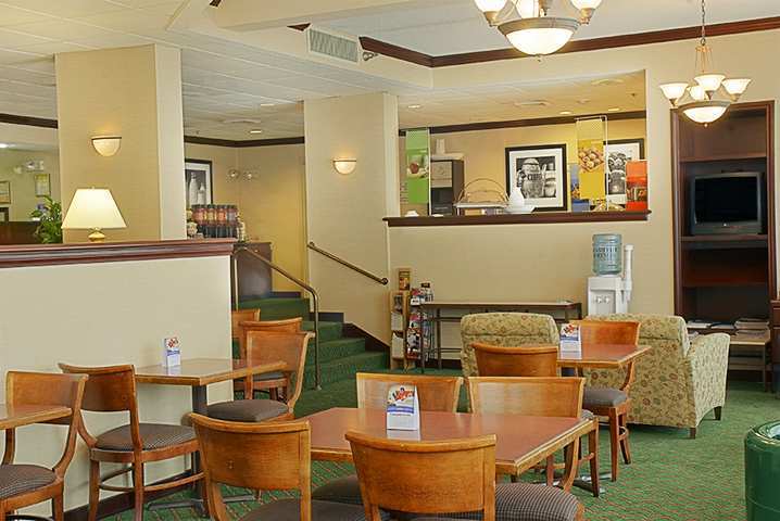 Wingate By Wyndham Charleston Coliseum Otel North Charleston Restoran fotoğraf