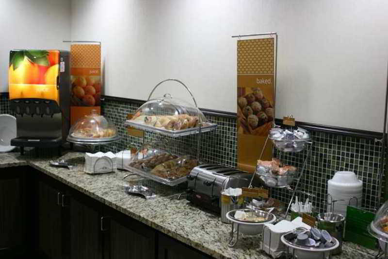 Wingate By Wyndham Charleston Coliseum Otel North Charleston Restoran fotoğraf